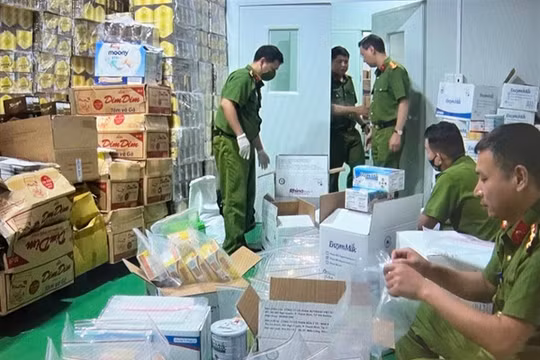 Bộ Y tế siết an toàn thực phẩm: Sửa luật, tăng phạt, truy tận gốc hàng giả