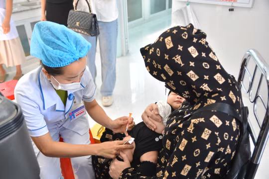 Bộ Y tế khuyến cáo không tự ý tiêm vaccine chứa thành phần bạch hầu