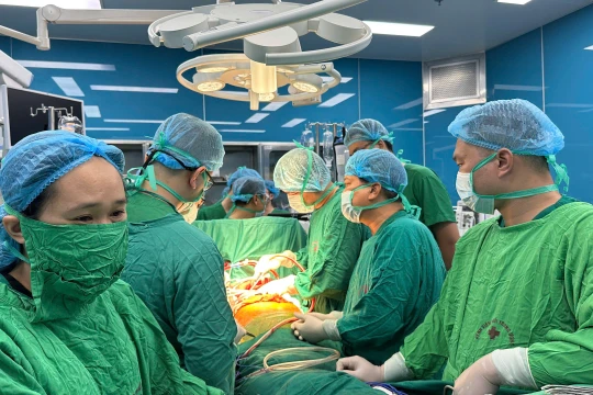 Kỳ tích: Một bệnh viện thực hiện thành công 2 ca ghép phổi trong vòng 14 tiếng 