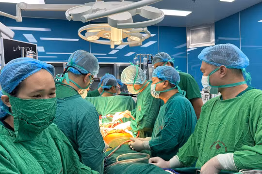 Kỳ tích: Một bệnh viện thực hiện thành công 2 ca ghép phổi trong vòng 14 tiếng 