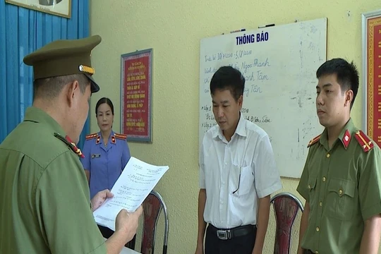 Khởi tố vụ gian lận thi cử 