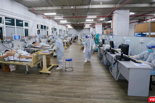 Các nhân viên y tế đã luôn tận tuỵ phục vụ người bệnh, đặc biệt trong đại dịch COVID-19