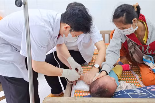 Vụ 2 bé sốt, tử vong ở Quảng Nam: Cử đội y tế cơ động tới hỗ trợ Nam Trà My