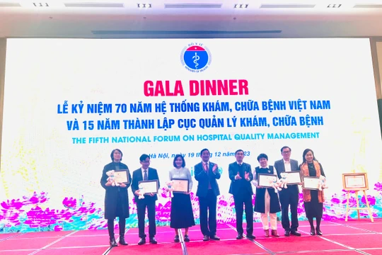 6 đơn vị được nhận giải Nhất poster đề án cải tiến chất lượng bệnh viện