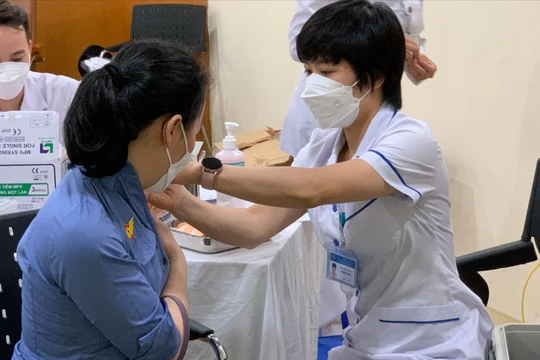 Dự Luật Phòng bệnh: Người có nguy cơ mắc bệnh truyền nhiễm phải sử dụng vaccine, sinh phẩm y tế