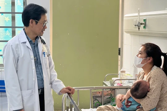 Hoả tốc: Các bệnh viện sẵn sàng tình huống bệnh nhân sởi, ca nặng gia tăng