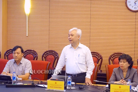 Ông Phan Thanh Bình – Chủ nhiệm Ủy ban VHGDTTN&NĐ của Quốc hội chủ trì cuộc họp với Bộ GD&ĐT