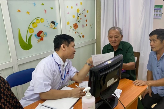 1.000 người dân Điện Biên được các thầy thuốc tuyến Trung ương khám, cấp thuốc miễn phí