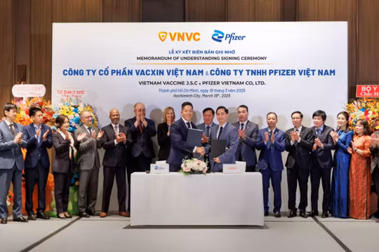 Pfizer và VNVC ký kết biên bản ghi nhớ hợp tác sản xuất vắc xin chất lượng cao 