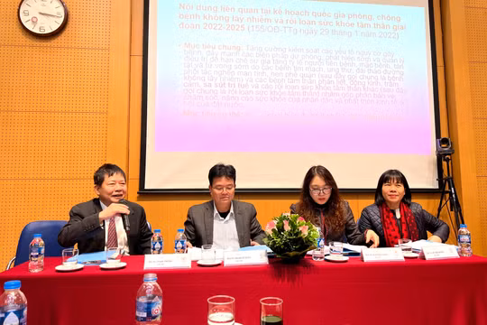 Chủ trì hội thảo là các chuyên gia hàng đầu về lão khoa, sức khỏe tâm thần, y tế dự phòng