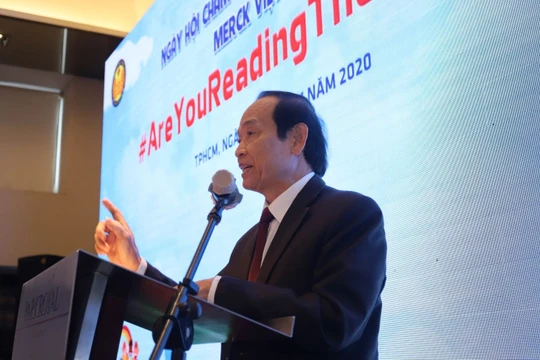 GS.TS. Trần Hữu Dàng - Chủ tịch Hội nội tiết - ĐTĐ Việt Nam nhấn mạnh: Hệ luỵ từ căn bệnh ĐTĐ tuýp 2 có thể được ngăn chặn rất sớm từ giai đoạn tiền ĐTĐ 