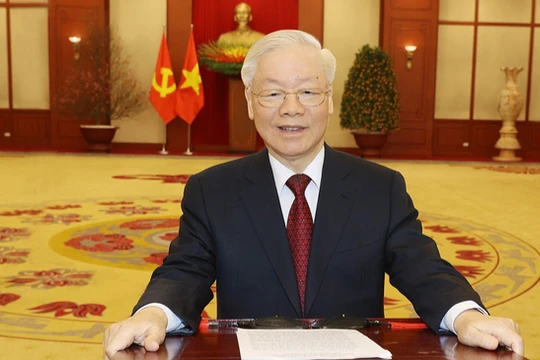 Tổng Bí thư Nguyễn Phú Trọng thay mặt lãnh đạo Đảng và Nhà nước, gửi lời chúc Tết tới toàn thể đồng bào, đồng chí và chiến sĩ cả nước, cộng đồng người Việt Nam ta ở nước ngoài. Ảnh: TTXVN.