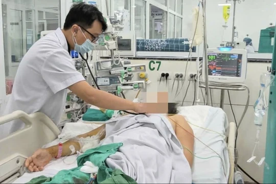 Sốt xuất huyết Dengue, nhiều người nguy kịch sau vài ngày đau mỏi