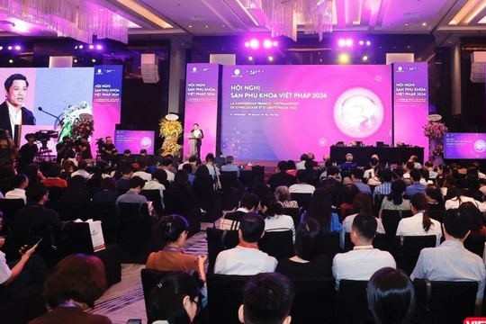 Chuyên gia hàng đầu về sản phụ khoa chia sẻ kinh nghiệm, kiến thức mới tại Hà Nội 