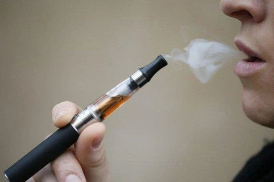 1.224 ca nhập viện do sử dụng thuốc lá điện tử, thuốc lá mới