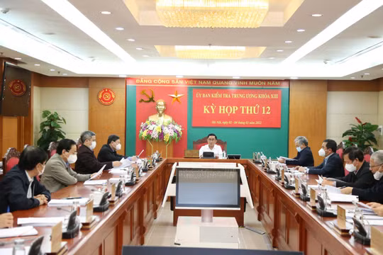 Kỳ họp 12 của UBKT Trung ương tại Hà Nội
