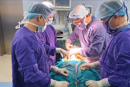 Trả lại giới tính thật cho người có thân thể nữ nhưng mang gen nam hiếm gặp