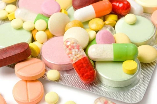 Phó Chủ tịch TP Cần Thơ vừa có chỉ đạo đến các đơn vị nhằm khắc phục tình trạng thiếu thuốc, vật tư, trang thiết bị y tế phục vụ khám chữa bệnh cho người dân.