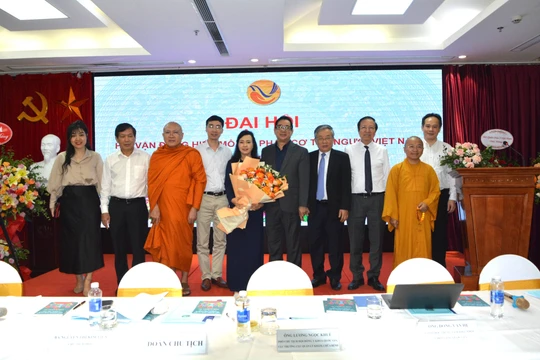 Ban Chấp hành Hội Vận động hiến mô, bộ phận cơ thể người Việt Nam nhiệm kỳ II, do nguyên Bộ trưởng Bộ Y tế Nguyễn Thị Kim Tiến làm Chủ tịch