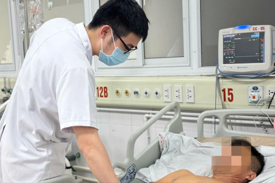 Người đàn ông bị mắc uốn ván trong lúc phòng, chống bão lũ