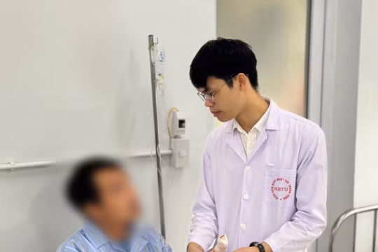 Khối u mạch máu hiếm gặp ăn mòn xương ngón tay 