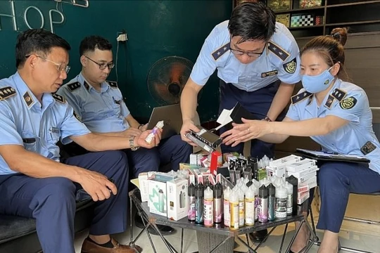 Bộ Công thương "muốn gì" khi kiến nghị thí điểm sản xuất, nhập khẩu thuốc lá nung nóng?