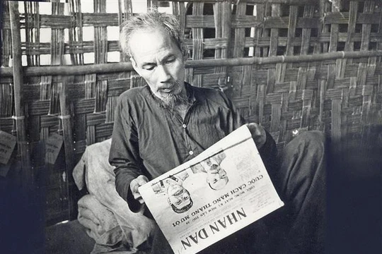 Ngôn ngữ báo chí của Hồ Chủ tịch