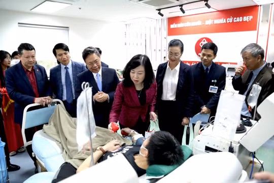 Bộ trưởng Đào Hồng Lan: Cần quan tâm ứng dụng chuyển đổi số vào quản lý người hiến máu, đơn vị máu 