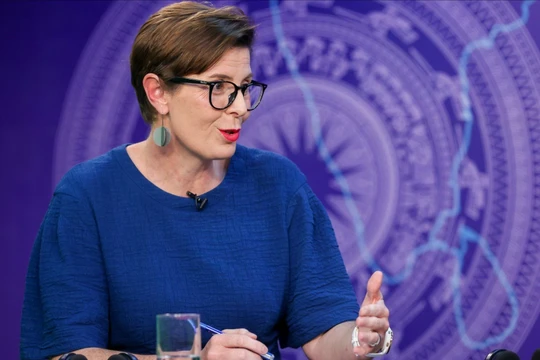 Cấm thuốc lá điện tử, nung nóng cho tác động tích cực, WHO và ĐBQH đề nghị luật hóa cấm kinh doanh