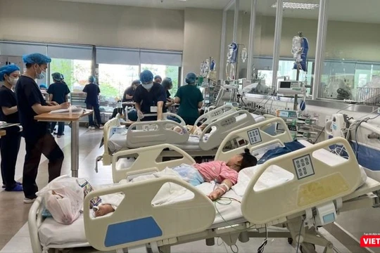 Chỉ bệnh nhân sởi bị biến chứng nặng mới đưa về Bệnh viện Nhi Trung ương
