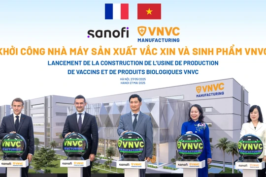 Tổng thống Pháp và Phó Chủ tịch nước Võ Thị Ánh Xuân khởi công Nhà máy Vắc xin và Sinh phẩm VNVC