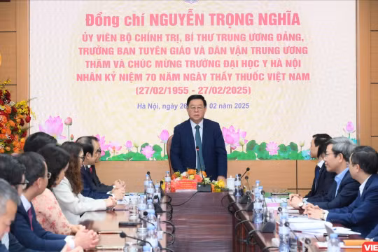 Trưởng Ban Tuyên giáo và Dân vận Trung ương tự hào về những đóng góp của các thế hệ Trường ĐHYHN