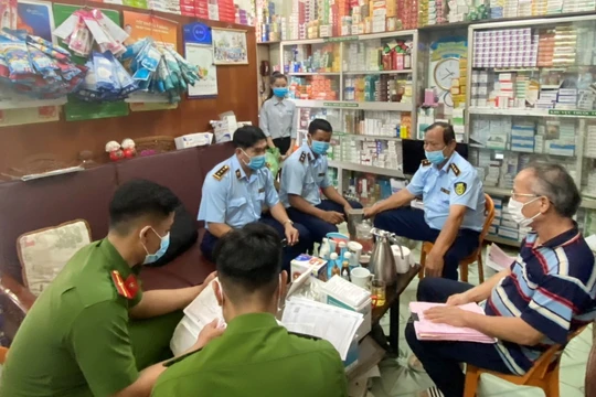 Đình chỉ lưu hành mỹ phẩm do Công ty Tứ Phương nhập khẩu