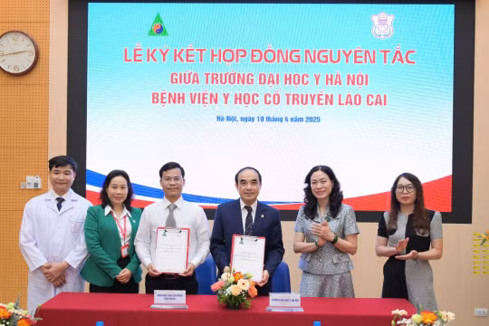 Trường Đại học Y Hà Nội ký hợp tác với 13 bệnh viện đào tạo nhân lực chất lượng cao