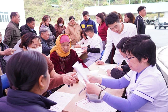 Để người cao tuổi không cô đơn: Luật Dân số bổ sung mô hình dưỡng lão ban ngày