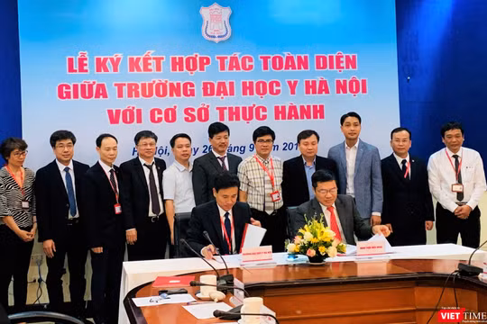 Ký kết hợp tác toàn diện giữa Trường Đại học Y Hà Nội với các BV với sự chứng kiến của đại diện Bộ Y tế