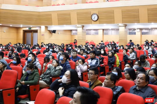 Sinh viên Trường Đại học Y Hà Nội vẫn tiếp tục đi học và được truyền thông đầy đủ về dịch nCoV 2019 để sẵn sàng hỗ trợ các bệnh viện khi cần (ảnh: Quốc Đạt)