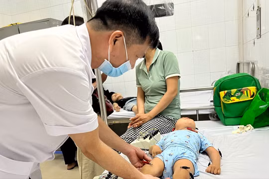 Hành trình hồi sinh trẻ bại não bằng y học cổ truyền