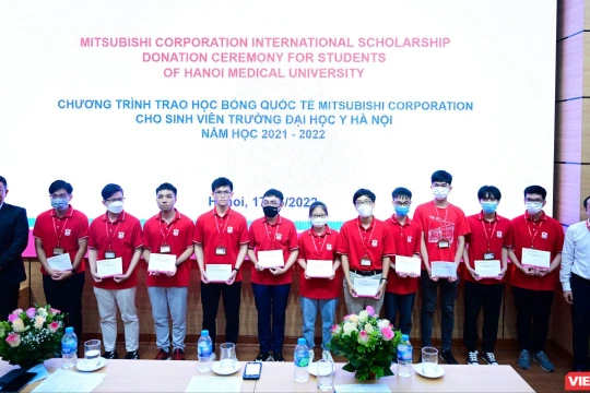 Miễn phí 100% tiền học, tiền ở cho 5 sinh viên có hoàn cảnh đặc biệt khó khăn