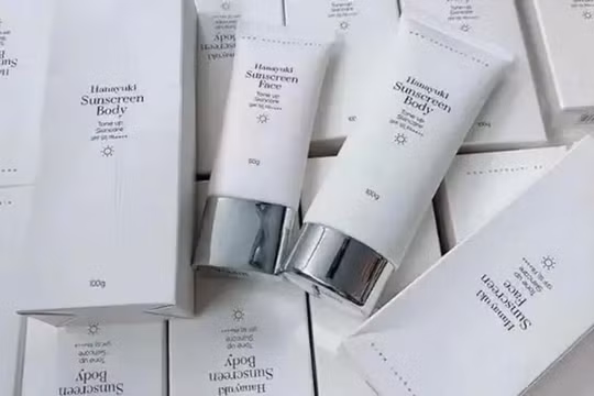 Bộ Y tế yêu cầu tăng cường kiểm tra để phát hiện kem chống nắng vi phạm chất lượng 