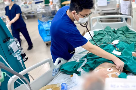 Suýt mất mạng vì dùng thuốc giảm đau chứa corticoid thời gian dài