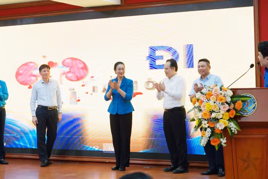 Hơn 200 thầy thuốc và nhân viên Bệnh viện Tai Mũi Họng TW đăng ký hiến mô, tạng