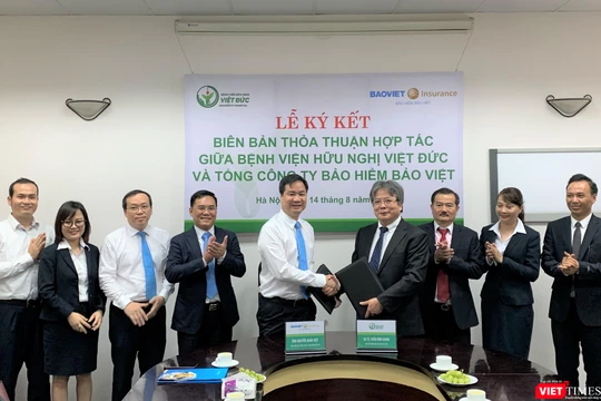Bệnh viện Hữu nghị Việt Đức và Tổng công ty Bảo hiểm Bảo Việt ký kết biên bản hợp tác