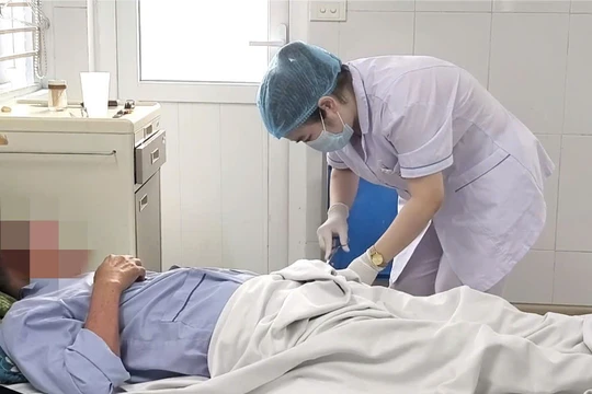 Ngành y tế dốc lực bảo vệ sức khỏe người dân vùng lũ