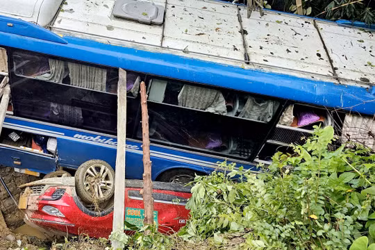 Bộ Y tế yêu cầu BV Việt Đức và BV Bạch Mai hỗ trợ cấp cứu các nạn nhân vụ sạt lở ở Hà Giang