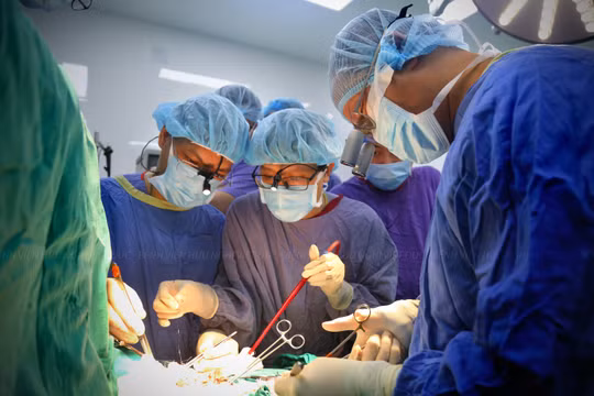 Bệnh nhân đầu tiên ở Việt Nam được ghép khí quản, đã nói được sau 2 năm mất tiếng