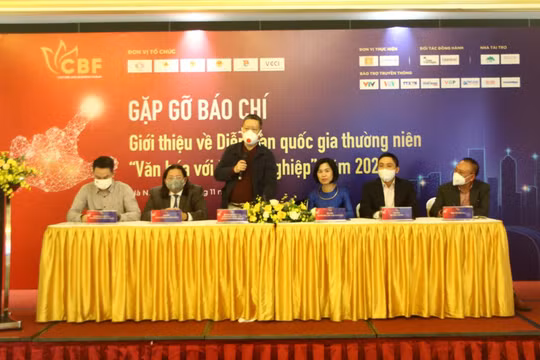 Ông Hồ Anh Tuấn – Chủ tịch Hiệp hội phát triển Văn hoá doanh nghiệp Việt Nam, Trưởng Ban Tổ chức 248 -chủ trì họp báo