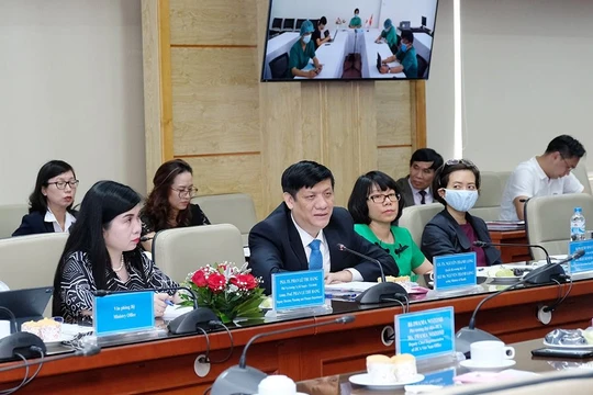 Q. Bộ trưởng Bộ Y tế Nguyễn Thanh Long: Việt Nam quan tâm đến mục tiêu kép là vừa đảm bảo giao lưu thương mại, vừa đảm bảo phòng, chống dịch bệnh (ảnh: Trần Minh)