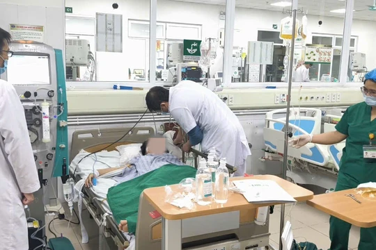 Cô gái mắc bệnh hiếm gặp, nguyên nhân ẩn giấu từ khối u buồng trứng