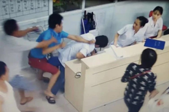 Bộ Y tế yêu cầu các bệnh viện tăng cường bảo vệ ATTT và chú trọng quy tắc ứng xử cho nhân viên y tế